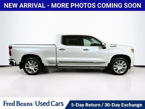 Used 2024 Chevrolet Silverado 1500 High Country w/ High Country Premium Package AWD/4WD image 11
