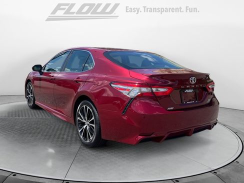 Used 2018 Toyota Camry SE w/ Moonroof Package FWD image 6