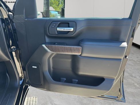 Used 2021 GMC Sierra 2500 Denali w/ Denali Ultimate Package image 13