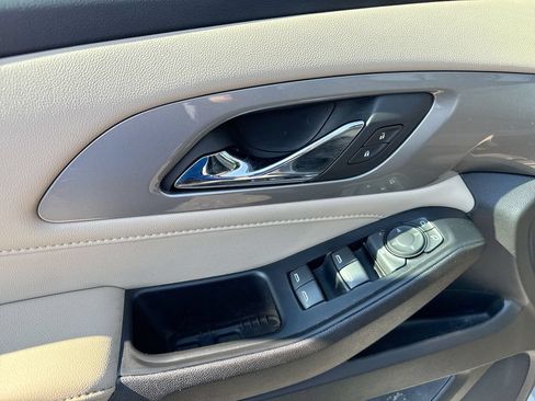 Used 2023 Chevrolet Traverse LS w/ Midnight/Sport Edition FWD image 20