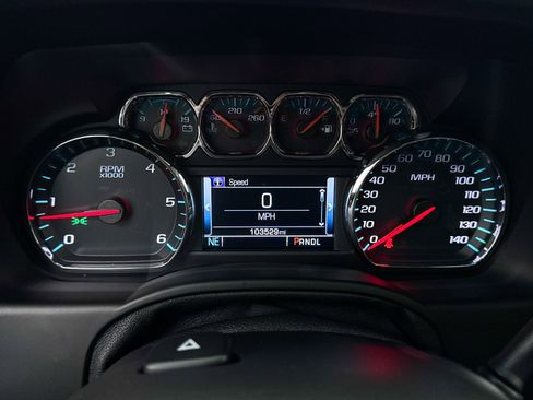 Used 2018 Chevrolet Suburban LT image 33