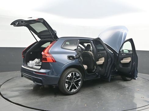 New 2026 Volvo XC60 B5 Plus AWD/4WD image 38