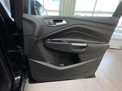 Used 2017 Ford Escape SE w/ Equipment Group 201A FWD image 24