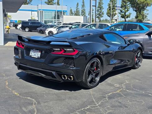 Used 2021 Chevrolet Corvette Stingray Coupe w/ Z51 Performance Package RWD image 6