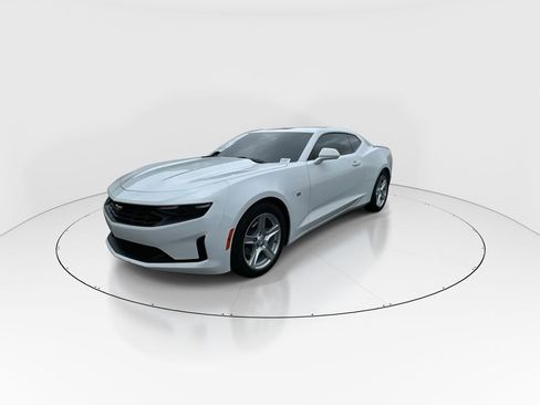 Used 2024 Chevrolet Camaro LT RWD image 4