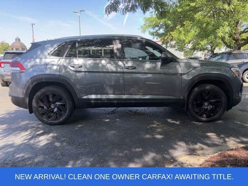 Used 2024 Volkswagen Atlas Cross Sport SE w/ Panoramic Sunroof Package FWD image 7