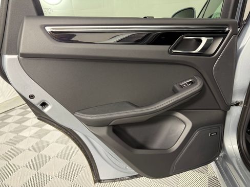 Certified 2026 Porsche Macan AWD/4WD image 28