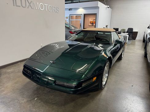 Used 1994 Chevrolet Corvette Convertible RWD image 1