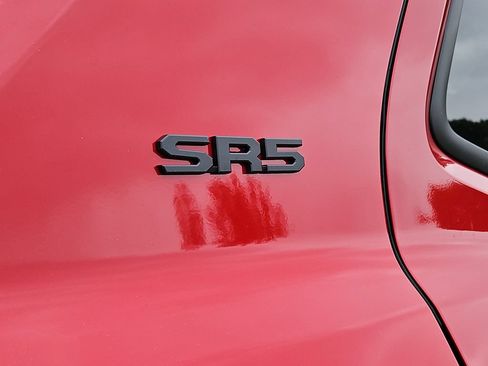 New 2026 Toyota 4Runner SR5 AWD/4WD image 5
