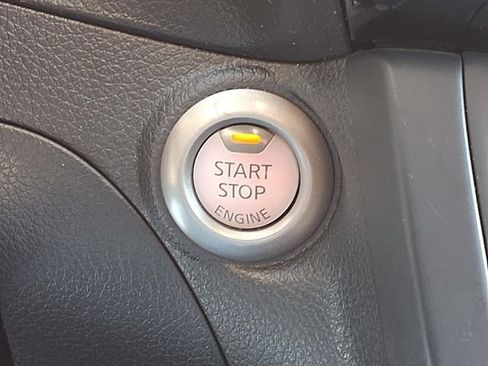 Used 2019 Nissan Sentra SV FWD image 14