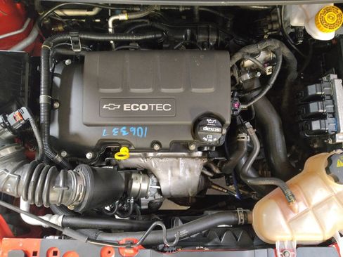 Used 2020 Chevrolet Sonic LT FWD image 30