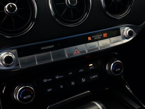 Used 2023 Kia Stinger GT-Line image 33