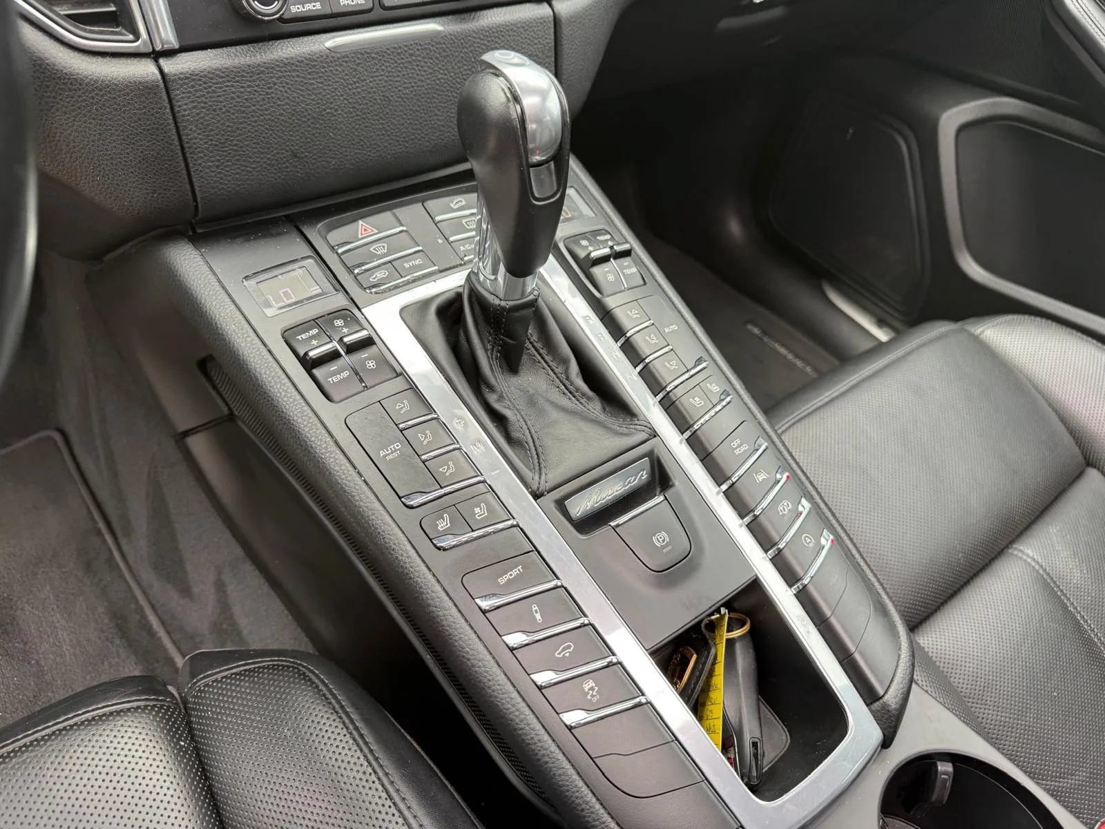 Used 2018 Porsche Macan GTS AWD/4WD image 33