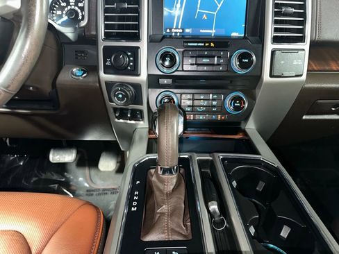 Used 2018 Ford F150 King Ranch w/ Equipment Group 601A Luxury AWD/4WD image 21