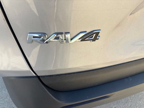 Used 2025 Toyota RAV4 XLE AWD/4WD image 24