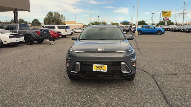 Used 2025 Hyundai Kona SEL AWD/4WD image 3