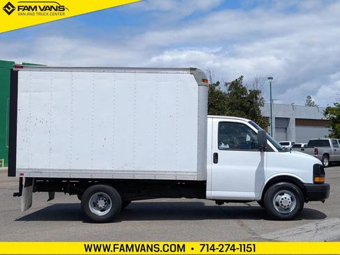 Used 2010 Chevrolet Express 3500 RWD image 8