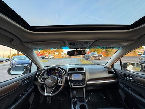 Used 2018 Subaru Outback 2.5i Limited image 19
