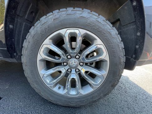 Used 2021 RAM 1500 Laramie w/ Sport Appearance Package image 12