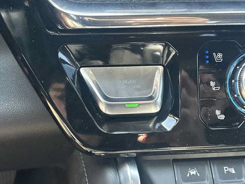 Used 2024 GMC Sierra 1500 Denali w/ Technology Package AWD/4WD image 17