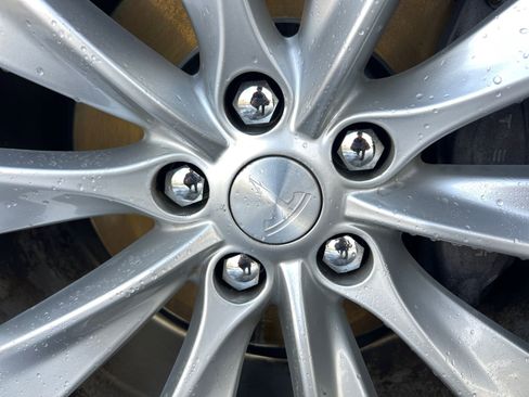 Used 2016 Tesla Model X 75D image 36