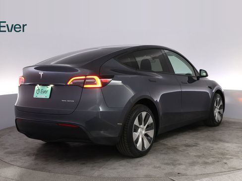 Used 2023 Tesla Model Y Long Range AWD/4WD image 3