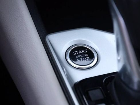Used 2025 Nissan Altima 2.5 SV FWD image 18