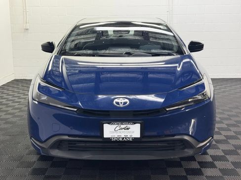 Used 2024 Toyota Prius LE FWD image 5