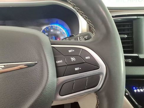 Used 2023 Chrysler Voyager LX FWD image 18