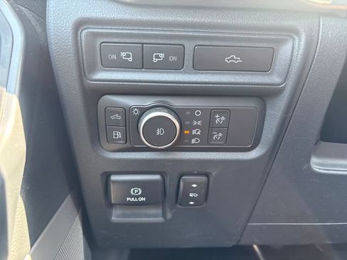 Used 2021 Ford F150 Lariat AWD/4WD image 32