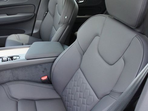 New 2026 Volvo XC60 B5 Plus w/ Protection Package Premier image 19