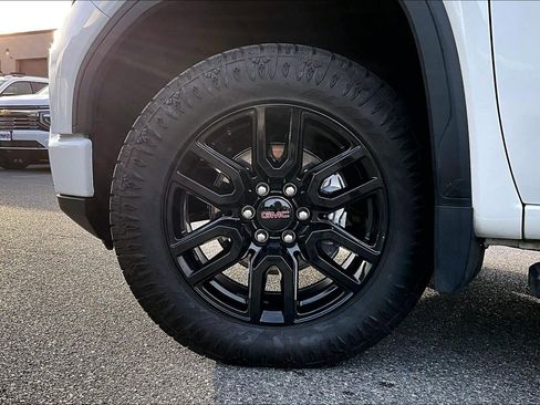 Used 2022 GMC Sierra 1500 Elevation image 9