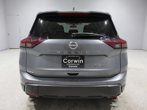 Used 2024 Nissan Rogue SV AWD/4WD image 3