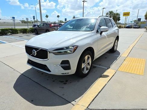 Used 2022 Volvo XC60 B5 Momentum image 8