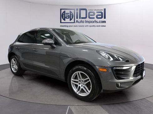 Used 2018 Porsche Macan AWD/4WD image 5