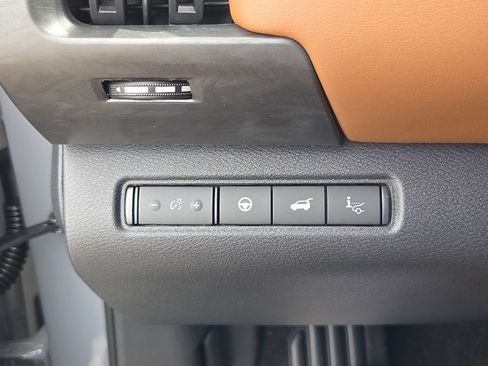 New 2026 Nissan Pathfinder Platinum FWD image 26