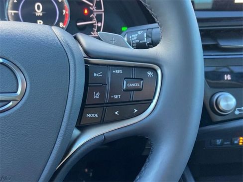 Certified 2024 Lexus ES 350 w/ Premium Package image 18