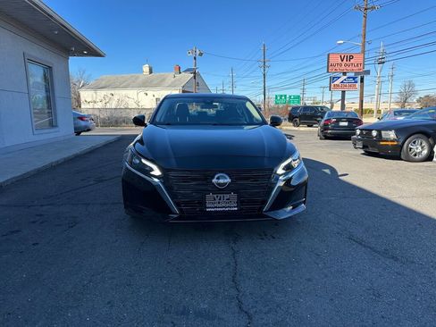 Used 2023 Nissan Altima 2.5 SV image 2