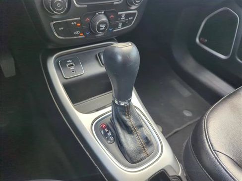 Used 2017 Jeep Compass Latitude w/ Popular Equipment Group FWD image 7
