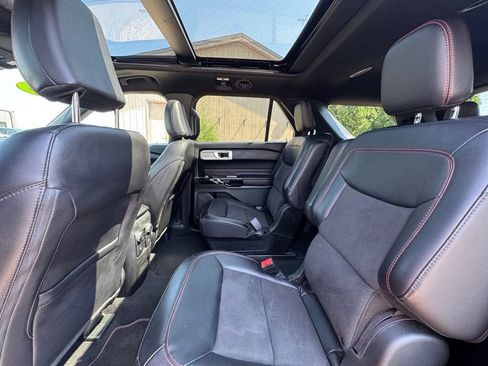Used 2024 Ford Explorer ST-Line w/ Class IV Trailer Tow Package AWD/4WD image 33