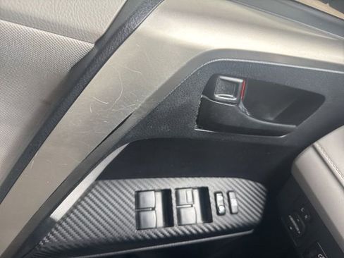 Used 2013 Toyota RAV4 LE image 19