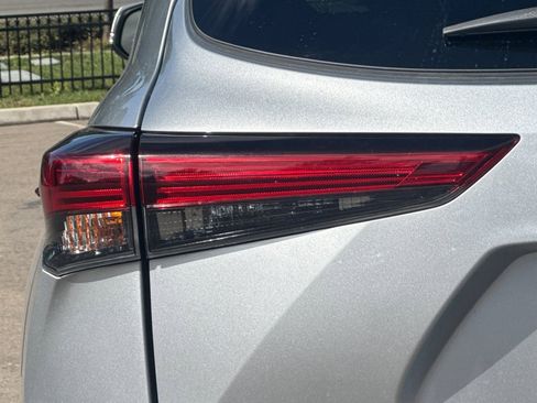 Used 2022 Toyota Highlander XLE image 51