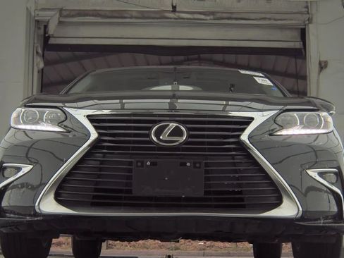 Used 2016 Lexus ES 350 w/ Accessory Package 2 image 3