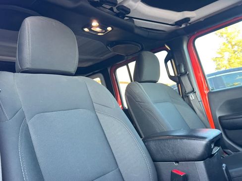 Used 2020 Jeep Wrangler Unlimited Sport image 18