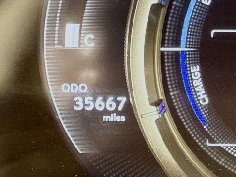 Used 2022 Lexus UX 250h F Sport w/ F Sport Premium Package image 13