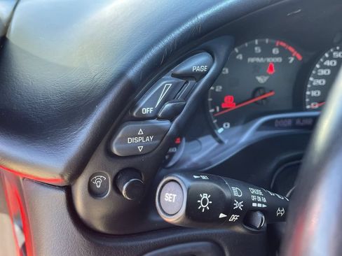 Used 2001 Chevrolet Corvette Convertible w/ Preferred Equipment Group2 RWD image 22