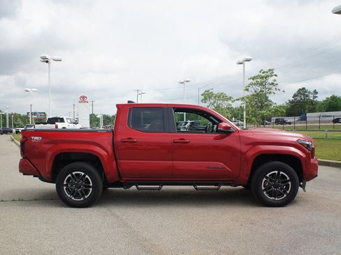Used 2025 Toyota Tacoma TRD Sport w/ TRD Sport Premium Package AWD/4WD image 21