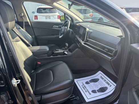 Used 2024 Kia Sportage EX FWD image 18