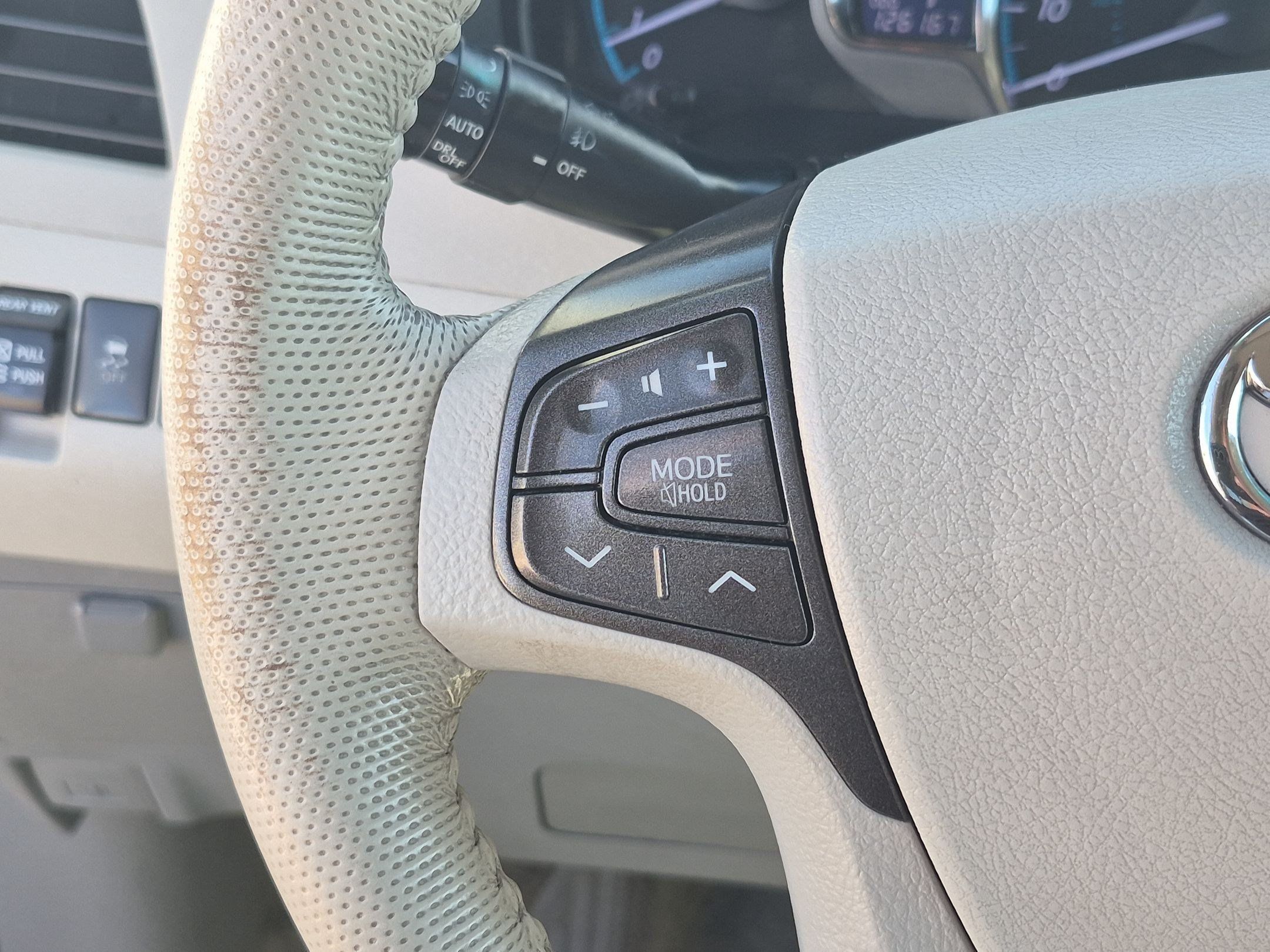 Used 2014 Toyota Sienna XLE FWD image 18
