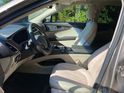 Used 2018 Lincoln MKX Reserve w/ Lincoln MKX Climate Package FWD image 11